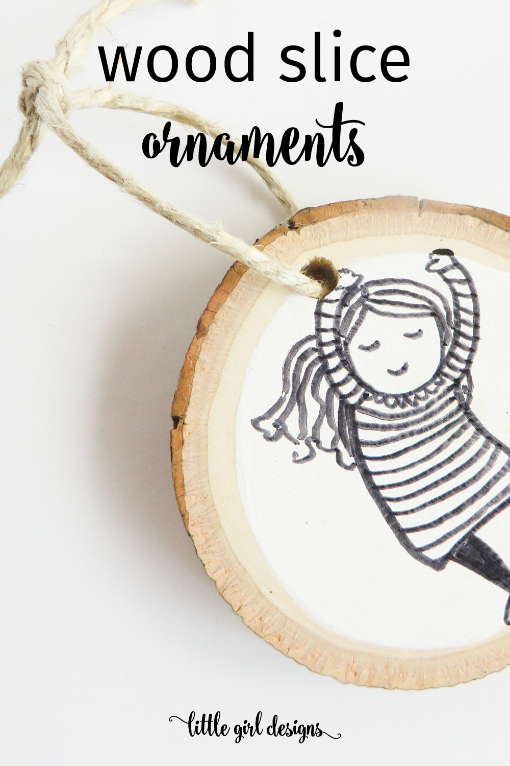 Wood slice ornaments are so easy to make and decorate! They make a great teacher's gift for Christmas and are also a great mini-gift for friends. Make up a batch to give to neighbors or use them as fancy gift tags. :)